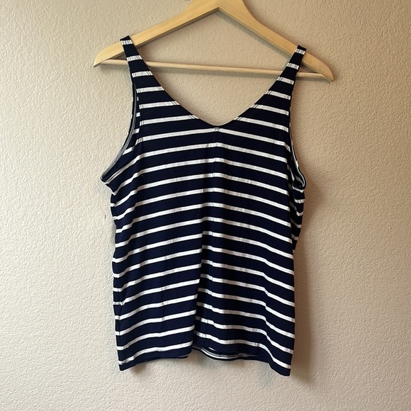 LOVE by GAP Navy & White striped Tank Top Sz Small NWT - Picture 6 of 6